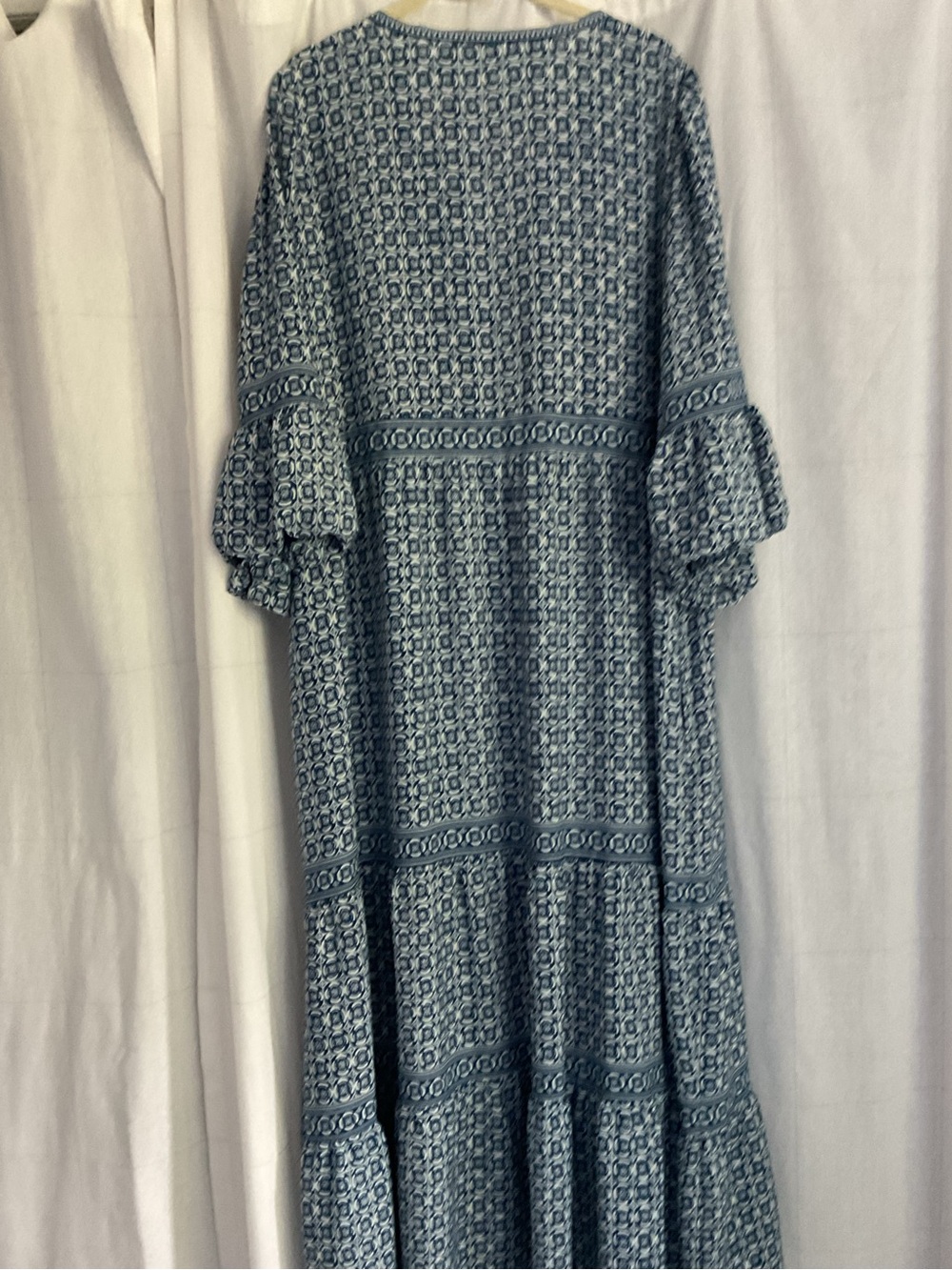 💎 Max Studio Blue Geometric Tiered Maxi Dress - Picture 4 of 6